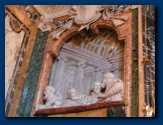 zijkant van de kapel met de Extase van de heilige Theresia�
